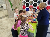 Сегодня в стенах Учебного Центра прошел финальный этап нашего проекта, направленного на формирование понимания важности финансовых ресурсов в семейном бюджете. - фото № 10